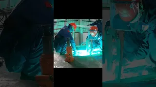 Watch the build of a performance catamaran #odiseacatamarans #performanceboats #welding #boatbuild