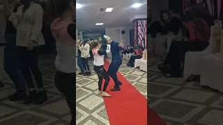 رقصة في عرس ترند حاليا  رقصة في عرس ترند حاليا