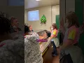 Download Lagu Ze leerden gebarentaal speciaal voor deze vrouw ❤️‍🩹
