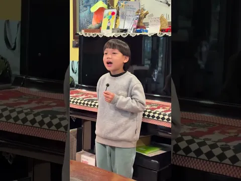 em Bão đọc thơ