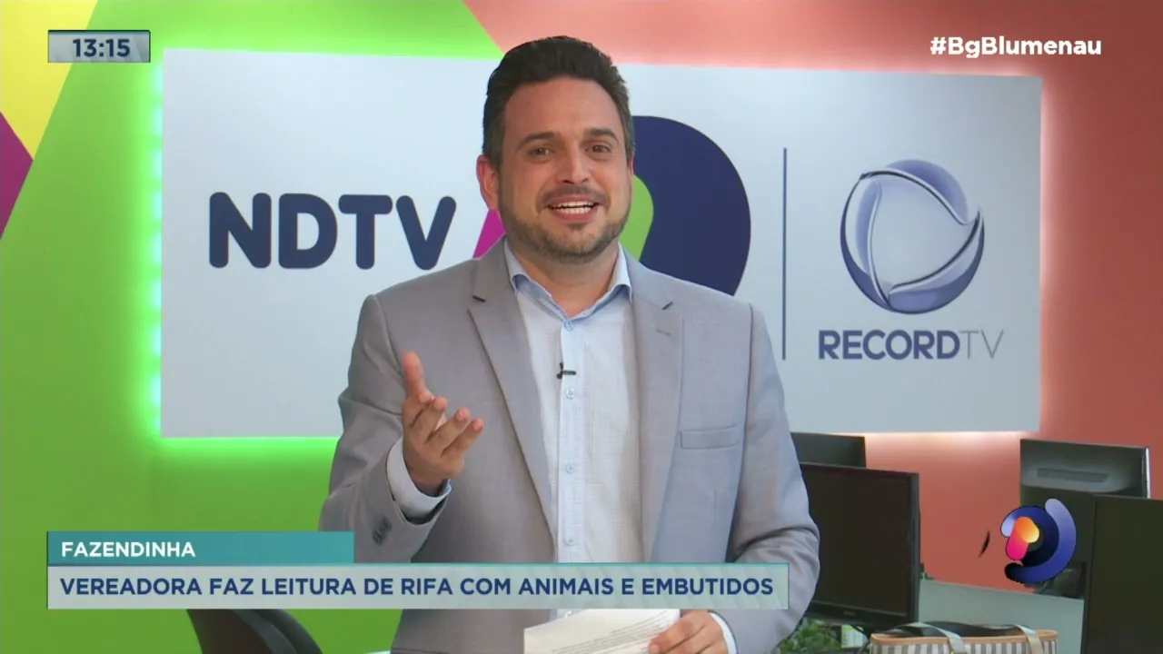 Vereadora faz leitura de rifa com animais e embutidos durante sessão da câmara de Nova Veneza