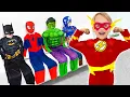 Download Lagu Seorang pahlawan super cilik datang membantu semua orang dan menyelamatkan hari!