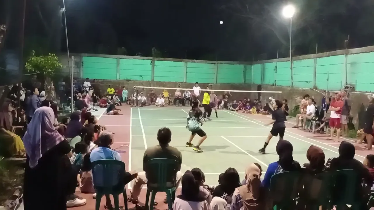 Lomba seru penuh pendukung