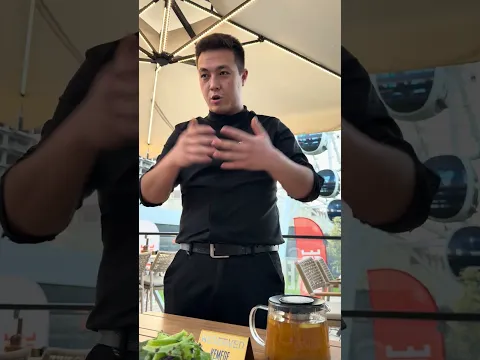 Мощный бармен