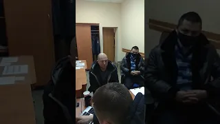 Появились кадры допроса истязателя детей в Омске