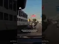 Lagu Camión de la Guardia Nacional se pasa el semáforo y mata a motociclista