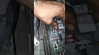 شيفروليه كروز 2012 2010 علبه الفيوزات اللي كان فيها المشكله 