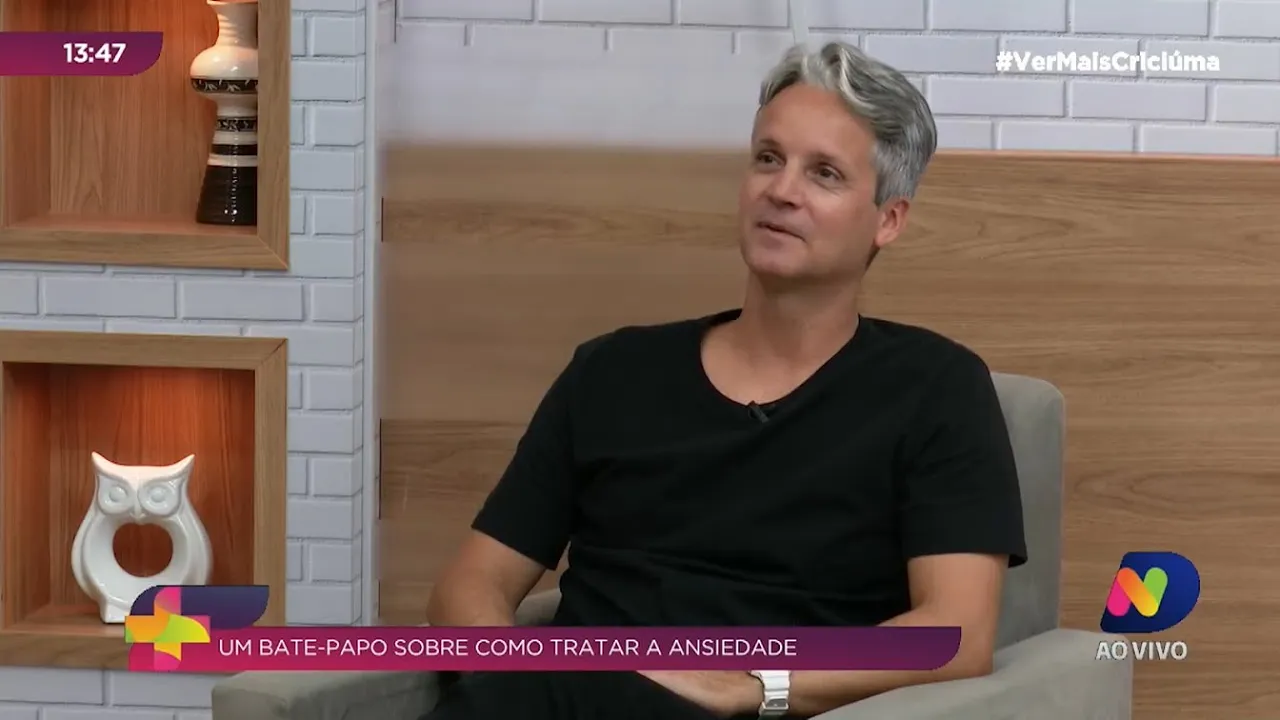 Psicólogo participa de bate-papo sobre como tratar a ansiedade