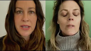 alanis morissette smiling w elizabeth stanley from jagged little pill the musical