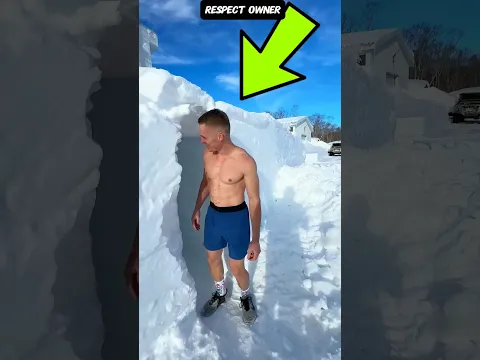 الولد دخل كهف تلج غامض..لكن اللي لقاه ورا الباب كان مفاجأة!😨❄️#shorts