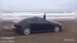 لحن حزينه ازاي اسيبك تمشي كده على طول      دندنها
