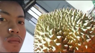 Ar Dee Keng Tung กำลังถ่ายทอดสด! ปอกทุเรียนครั้งแรก