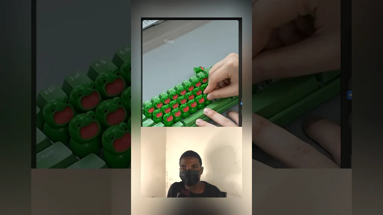 TECLADO HECHO DE RANITAS