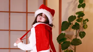 girl making christmas tree during chill talk with you