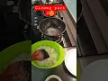 setelah kita masak adonan seperti ini lalu kita baluri dengan tepung kanji kering supanya cripy