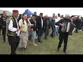 Download Lagu Kolovodja sa svojom suprugom došao na vasar i zaigrao kolo a publika ostala bez teksta 😀