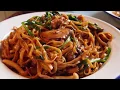Download Lagu Super Easy Restaurant Style Chinese Braised Noodles • Chicken Lo Mein 伊府面 Ee-Fu Yee Fu Mee Recipe