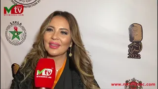 مؤثر فاطمة الزهراء لعروسي تبكي فوق الخشبة بعد تكريمها بسبب وفاة والدها وتغني با الحنين توحشناك 