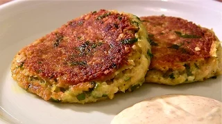 Falafel // Kichererbsenbällchen mit Joghurtdip // #yumtamtam. 