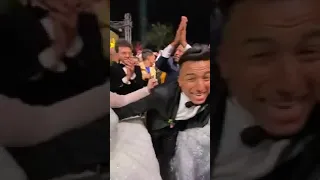 بكاء العريس مع أمه بسبب اوكا علي اغنيه امتي دندنها