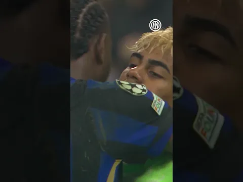 The respect between champions 🖤💙 Follow us for more content dedicated to Sri Lanka 🇱🇰