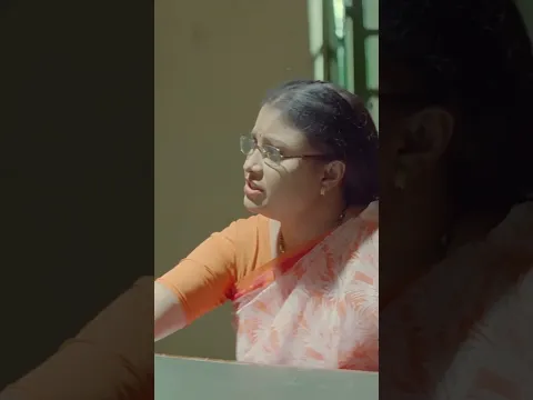 Srikanth Iss Aurat Ko Apni Dukh Bhari Kahani Suna Raha Hai |