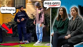 What Happens When a Muslim Prays in Public? | Melbourne Social Experiment