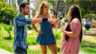 Se volvió machista cuando su mujer decidió usar un vestido corto