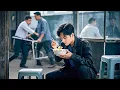 Download Lagu Pemuda makan mie di jalan diganggu preman, ternyata agen khusus yang langsung mengalahkan mereka