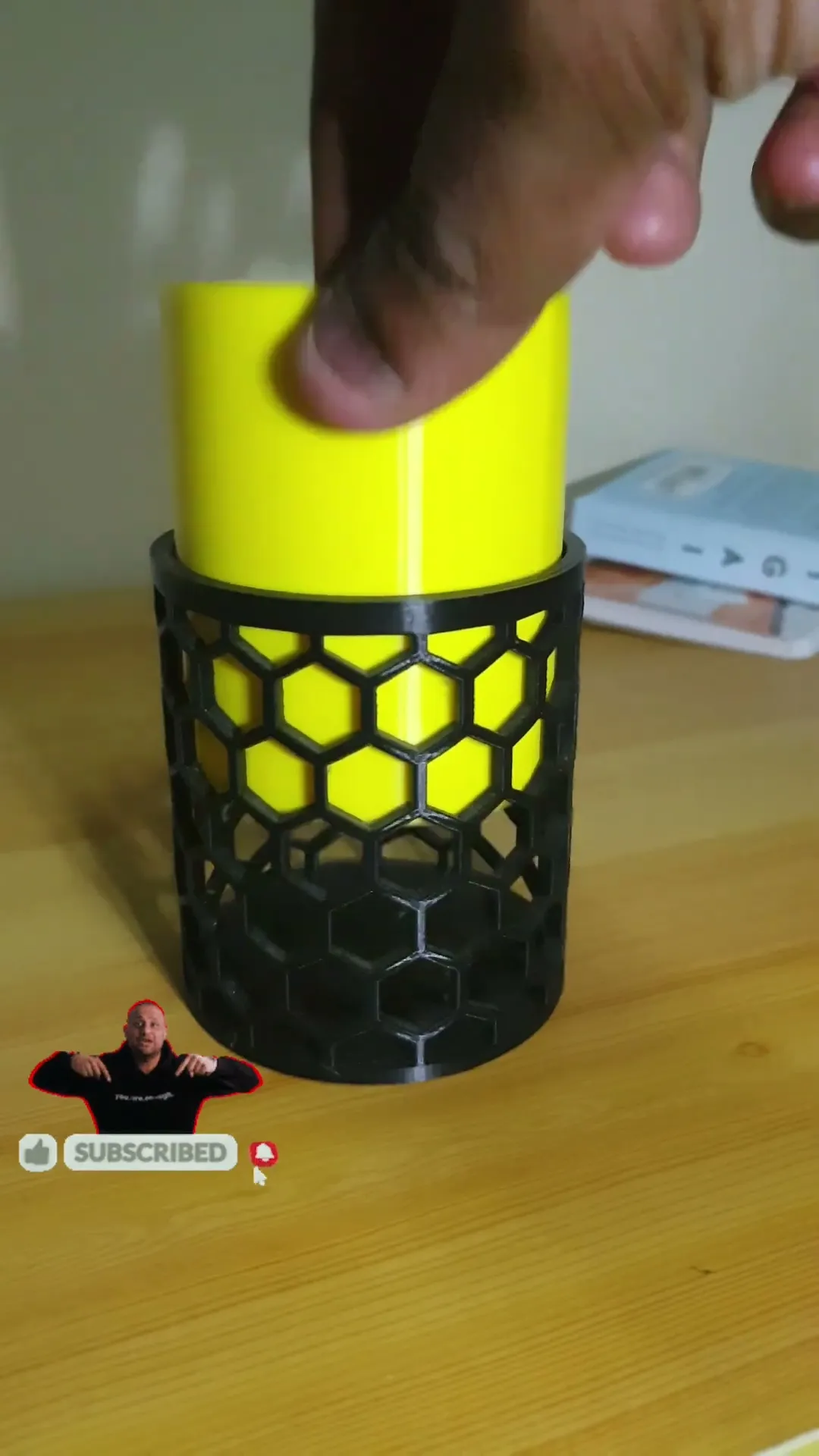Honey comb Penstand inner cover.stl