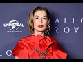 Rosamund Pike s Shocking Year Mugging Skiing Accidents Revealed