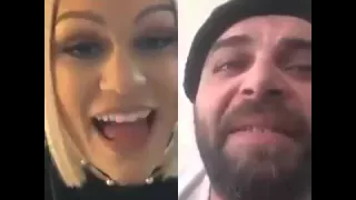  ديو  مؤثر بين لاجئ سوري والمغنية البريطانية جيسي جي دندنها