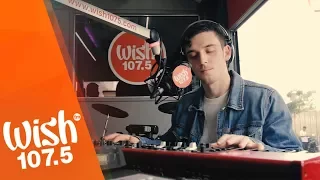 lauv sings 