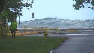High Surf Warning Closes Hilo Beach Parks