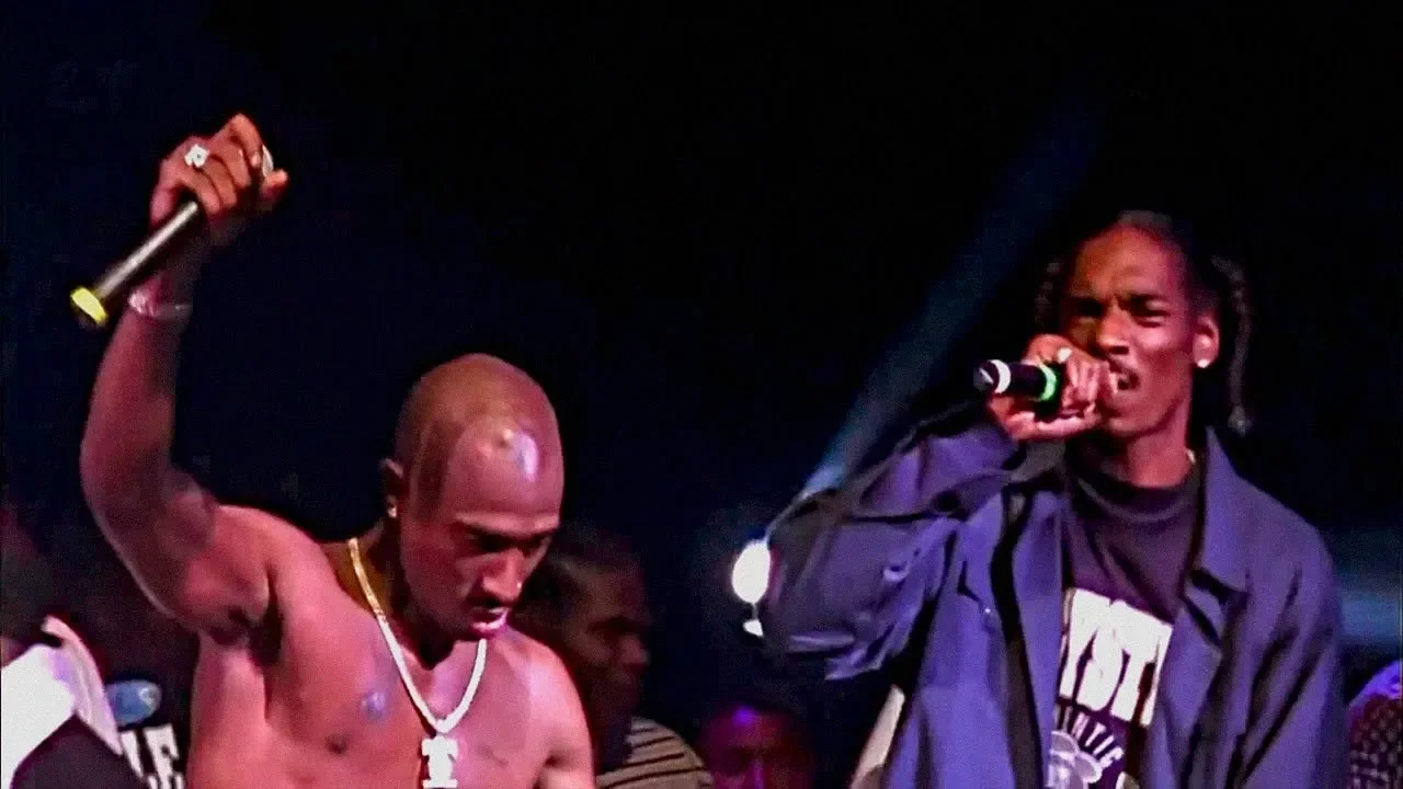 2Pac & Snoop Dogg - Gin and Juice & 2 Of Amerikaz Most Wanted (Live) [Legendado]
