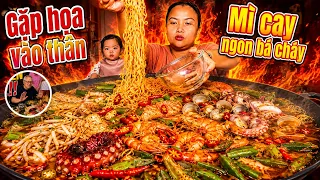 Sau biến cố gia đình đã buồn lại còn Xu, Sự Cố Oái Oăm Khi Ăn Mì Cay Hải Sản & Cái kết khét lẹt