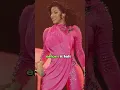 Lagu Cardi B omarmt de Saoedische cultuur tijdens haar virale MDLBEAST Soundstorm-optreden in Riyad.