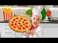 Download Lagu Chris and Mom learn to cook pizza