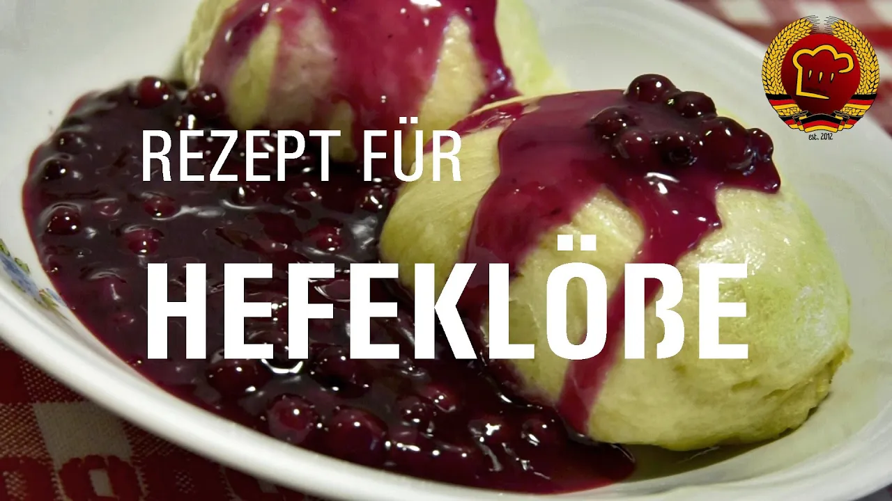 Für 3-4 Portionen Semmelknödel: - 1 Zwiebel - 2TL Butter - 4 Brötchen - 200ml Milch - Prise Muskat -. 