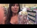 How to shop for groceries with a healthy sweet woman It can be hard to avoid processed food