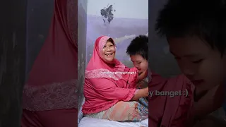 Senyum Bu Sulami bikin terharu 🥹 Kasur baru rezeki baru! #SidakKasur #Shorts #Novilla