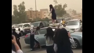 بنات الثانويه خربوها 