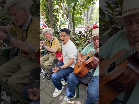 ¡Ay Medellín, como me encanta compartir con tu gente! 🪗✨