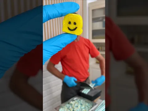 GIANT Roblox Noob Gets Cut Into 1000 Tiny Candies! 🤯🍬 #roblox #funnyvideo