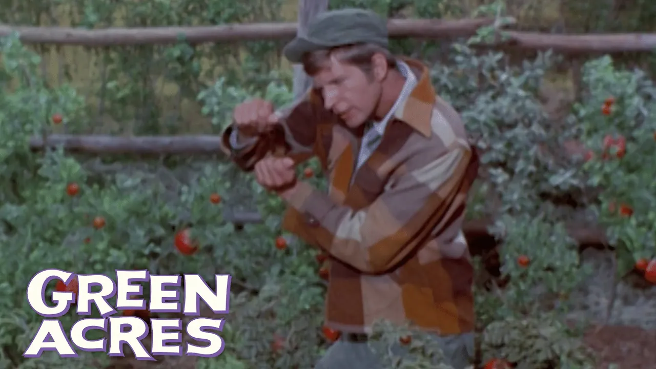 Oliver and Lisa Meet Eb's 'Friend', Charlie | Green Acres