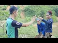 Download Lagu Nhuong wanted his mother to admit to Khanh that catching the chicken was her idea.