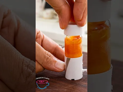 Fully Functional Tiny Kitchen: Blending real fresh Tomato Sauce 🍅 Blend #shorts