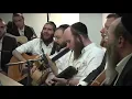 Download Lagu ר׳ מרדכי גוטליב וחברים - קומזיץ קרליבך שירי הודיה | Mordechai Gottlieb - Kumzits