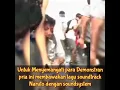 Viral aksi demonstran ini membawakan soundtrack Naruto