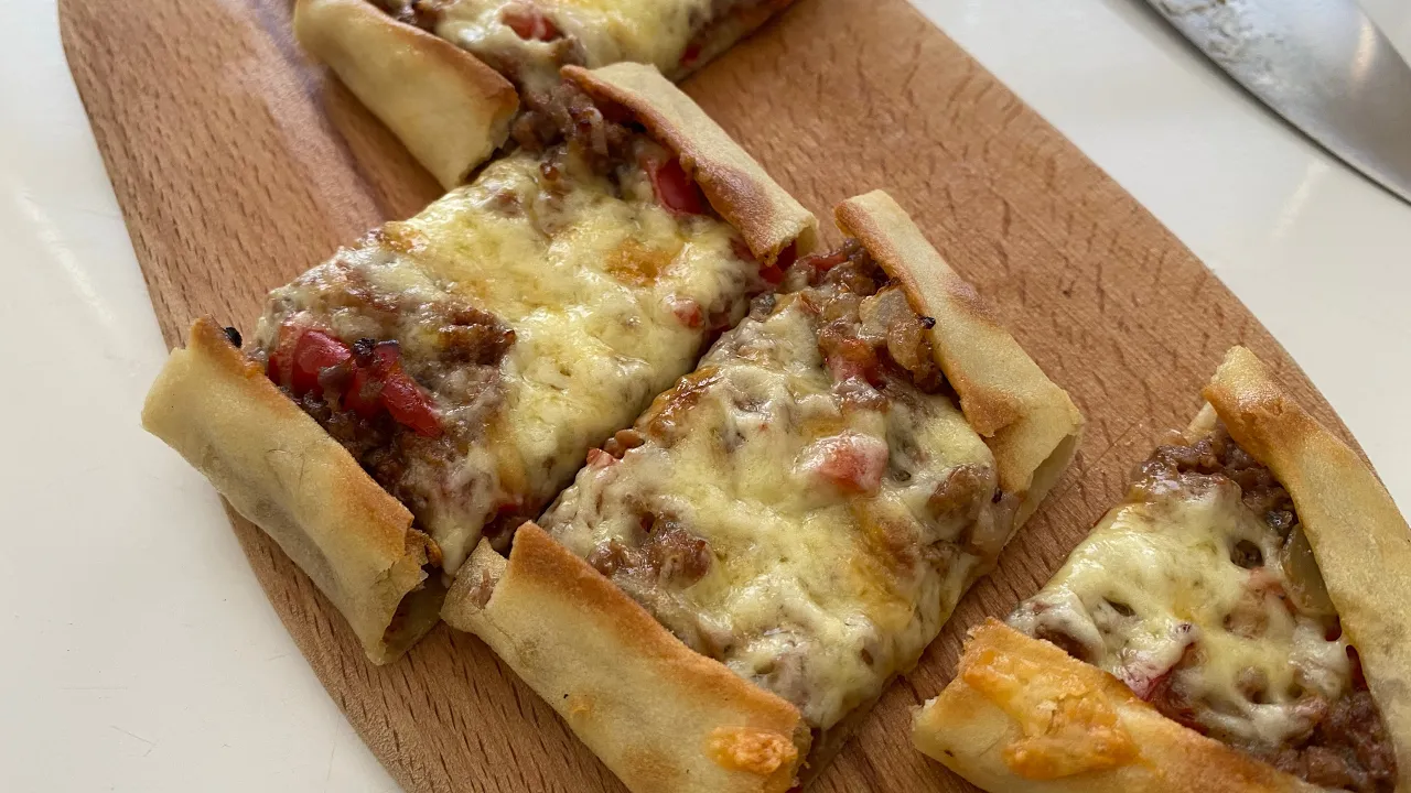 Meat-Cheese Pide   Turkish Pizza